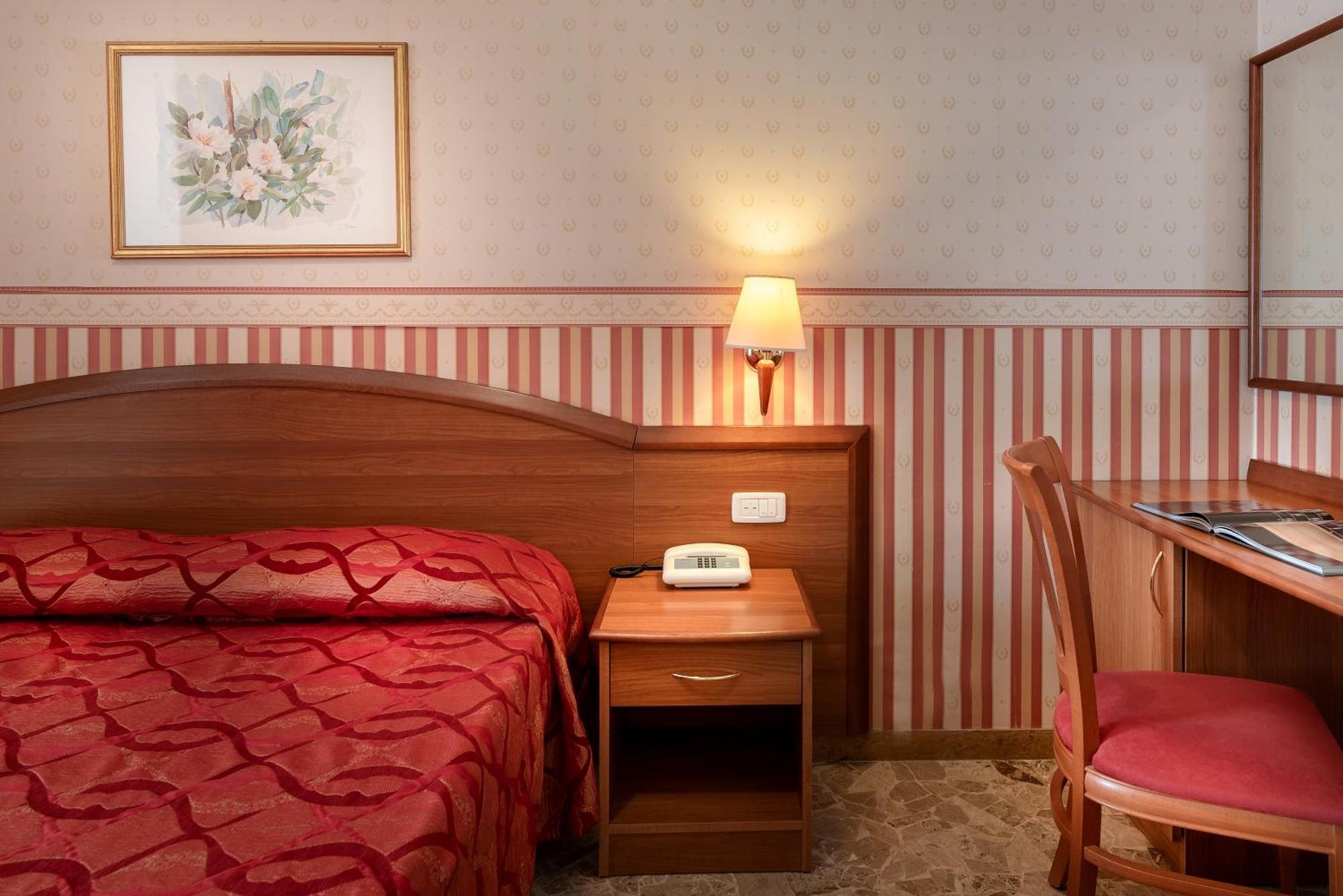 Hotel Tiffany Rimini Exterior photo
